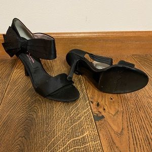 Nina black bow heels